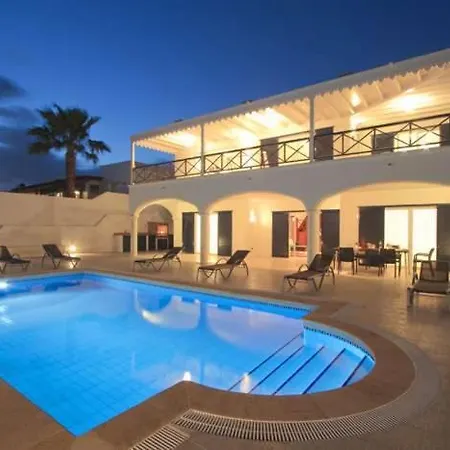 Appartement Sleeps 10 Pool Wifi