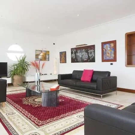 Sleeps 10 Pool Wifi